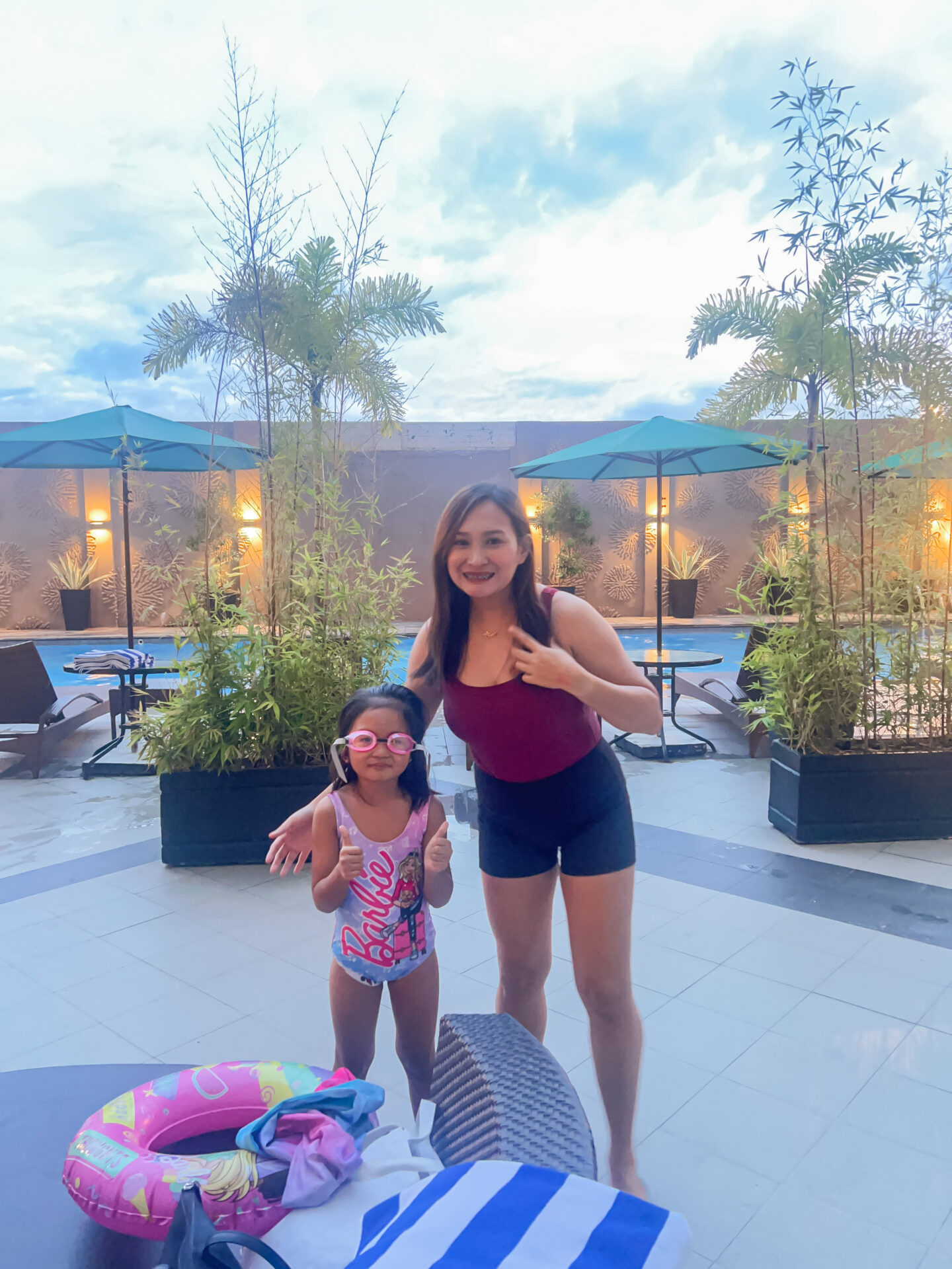 acacia hotel pool